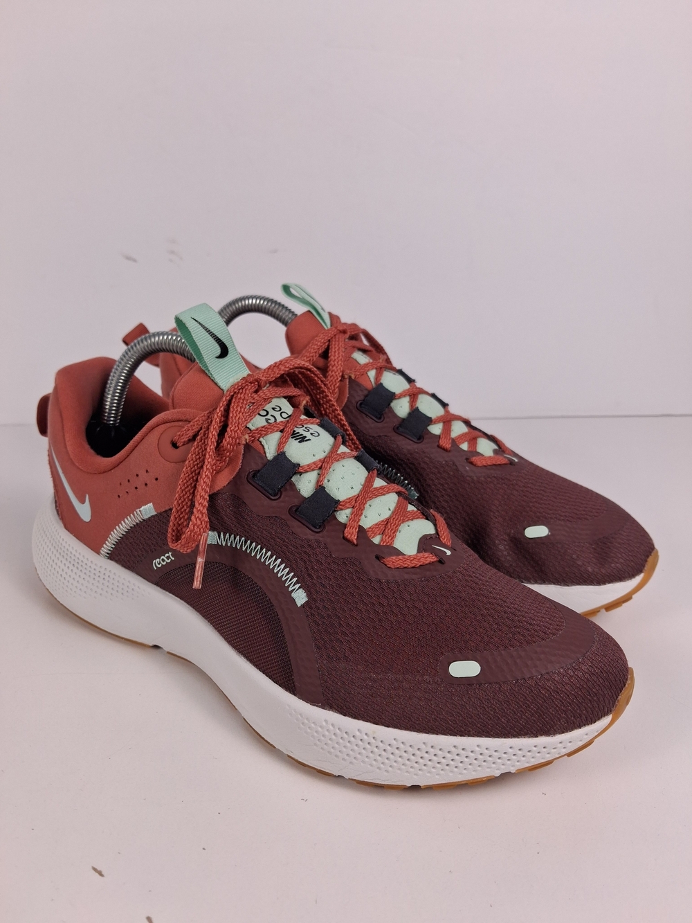 Nike React Escape Run 2 Running Shoes Womens 9 Burgundy Mint Road Athletic Gym
